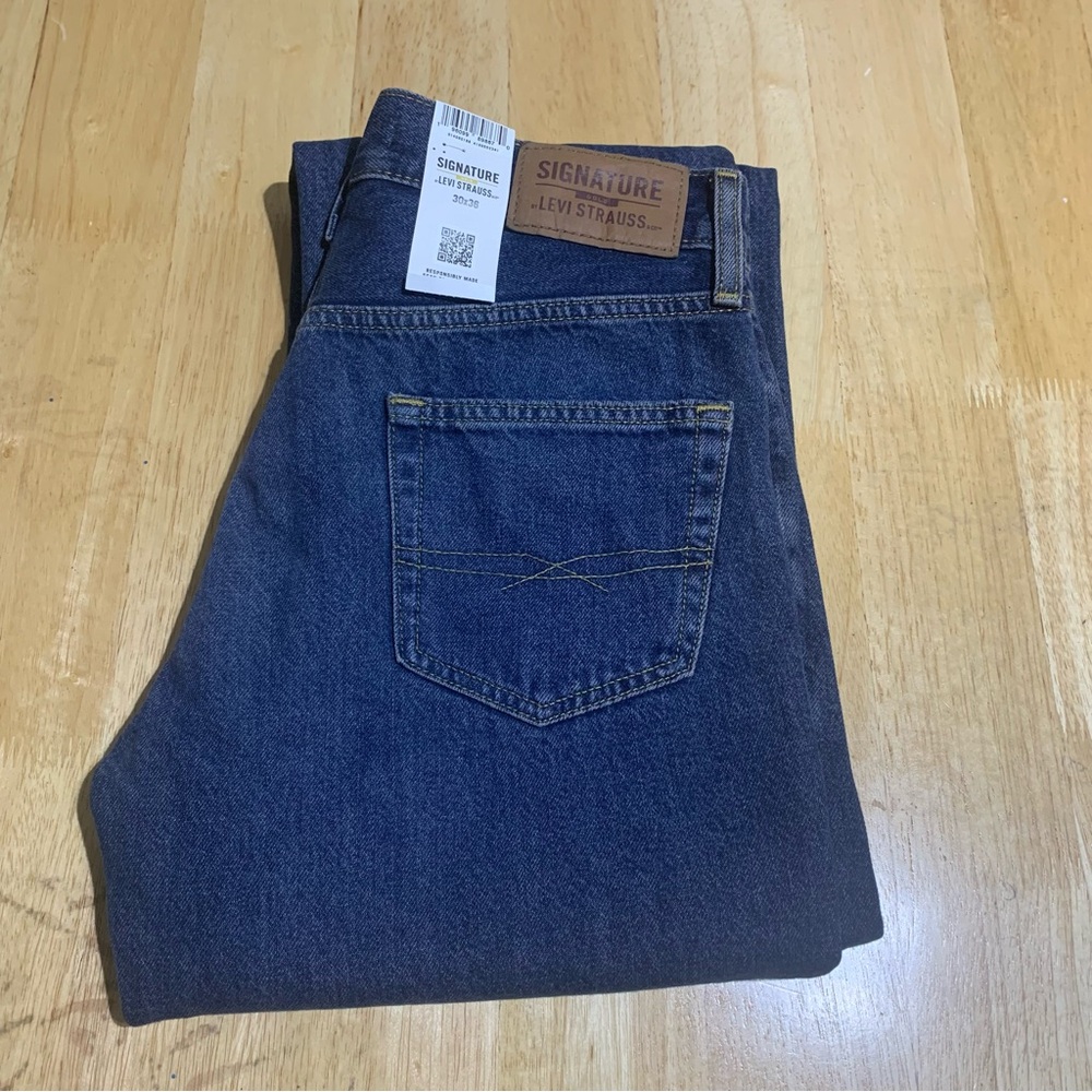 Signature By Levi Strauss & Co.  NEW Men's 30X36 Relaxed Stretch Loose Jeans‎
